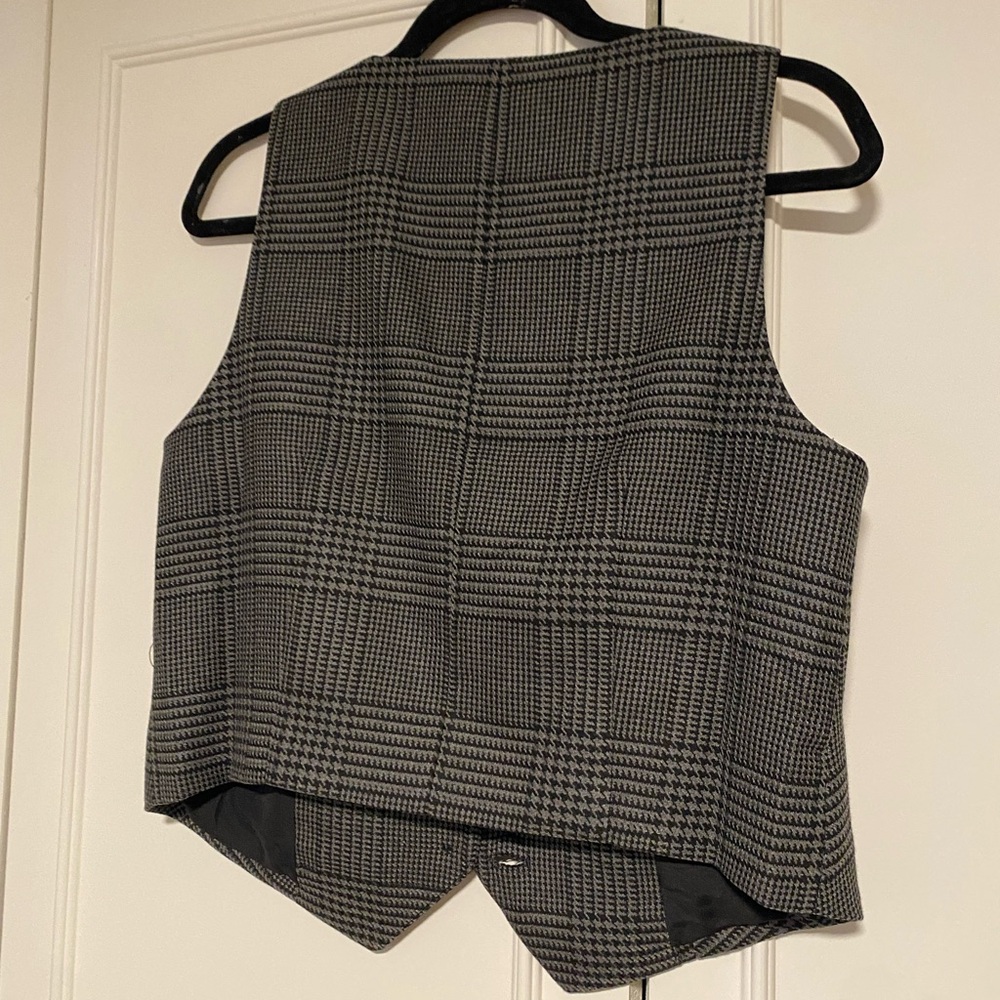 LOFT Vest - Picture 2 of 3